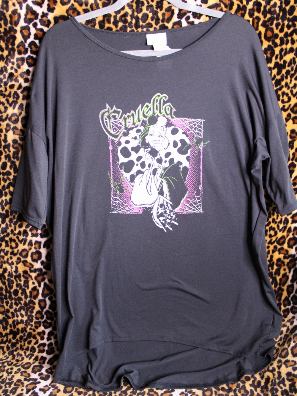 LuLaRoe Black Cruella Graphic Short Sleeve Tunic Tee